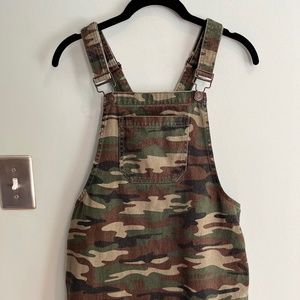 Camo Skirt Overall Forever 21 Size S